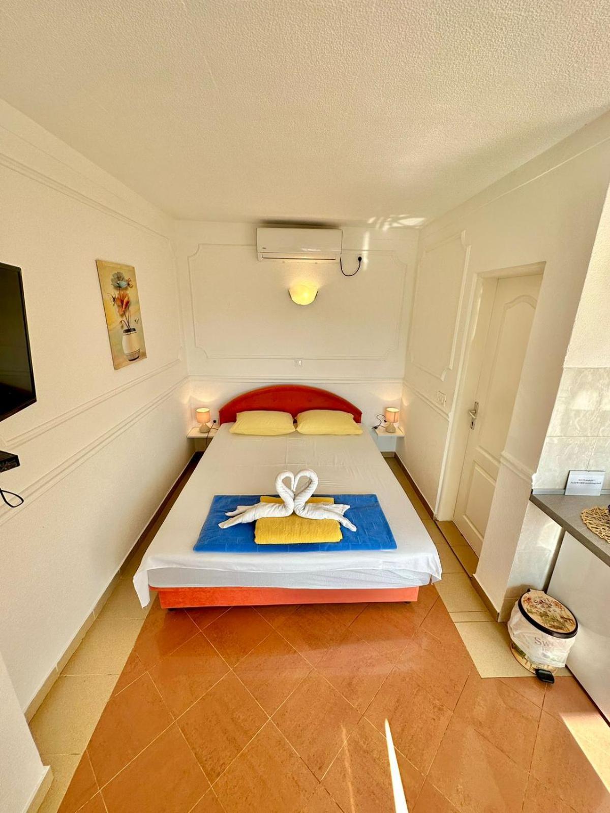 Montenegrina Apartment บุดวา ภายนอก รูปภาพ