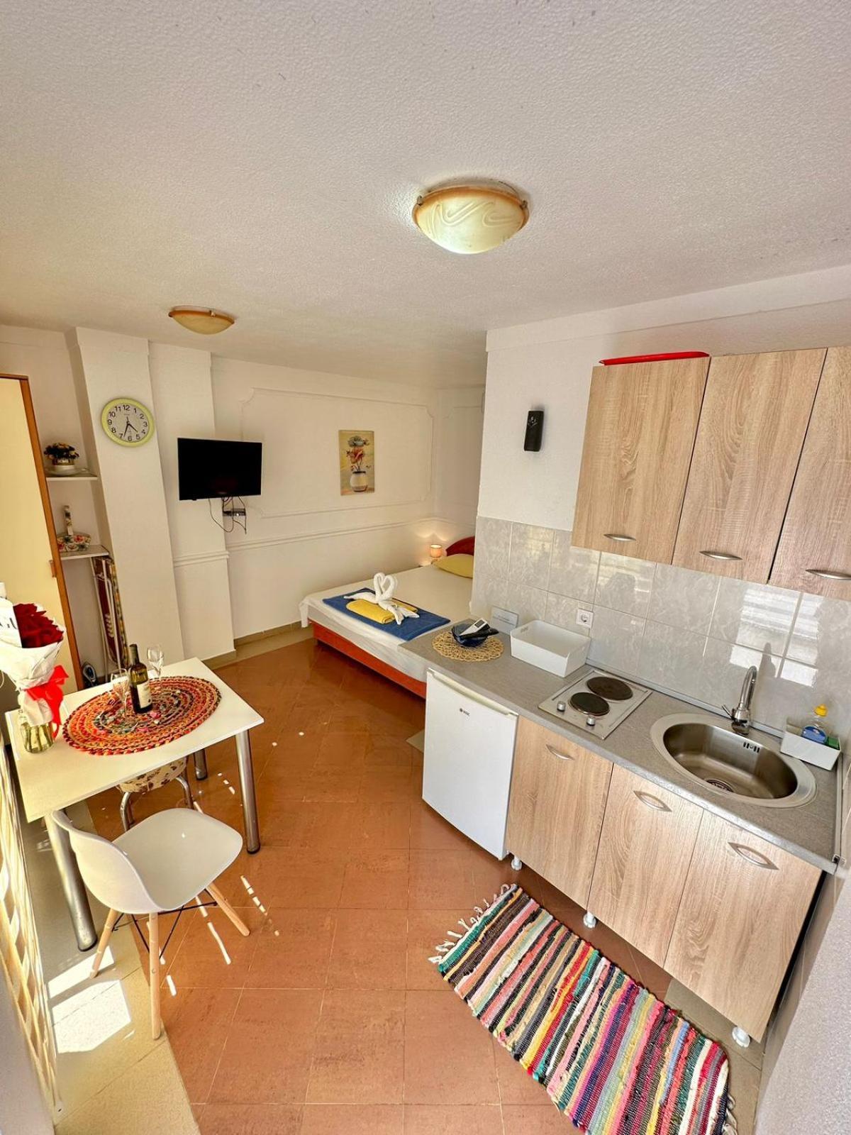 Montenegrina Apartment บุดวา ภายนอก รูปภาพ