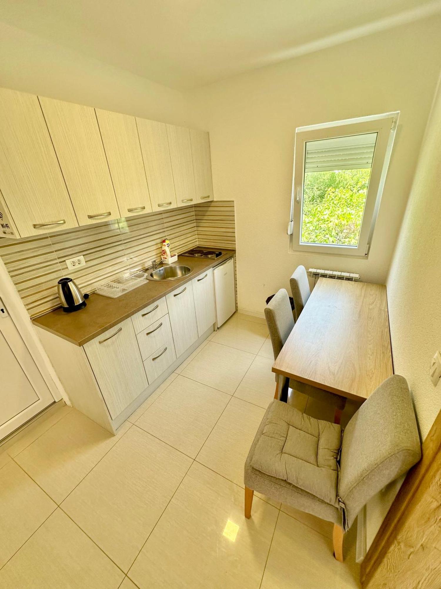 Montenegrina Apartment บุดวา ภายนอก รูปภาพ