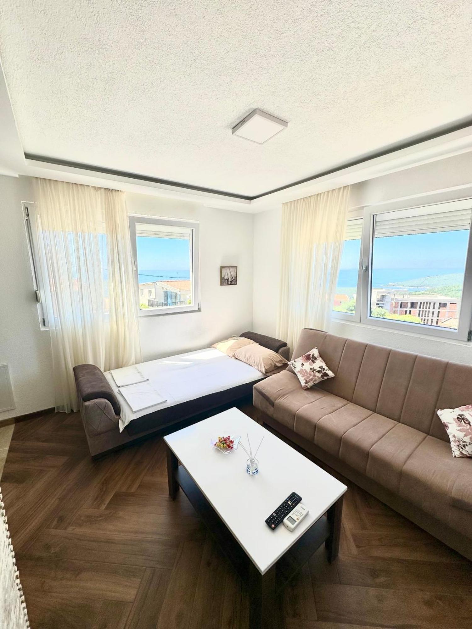 Montenegrina Apartment บุดวา ภายนอก รูปภาพ