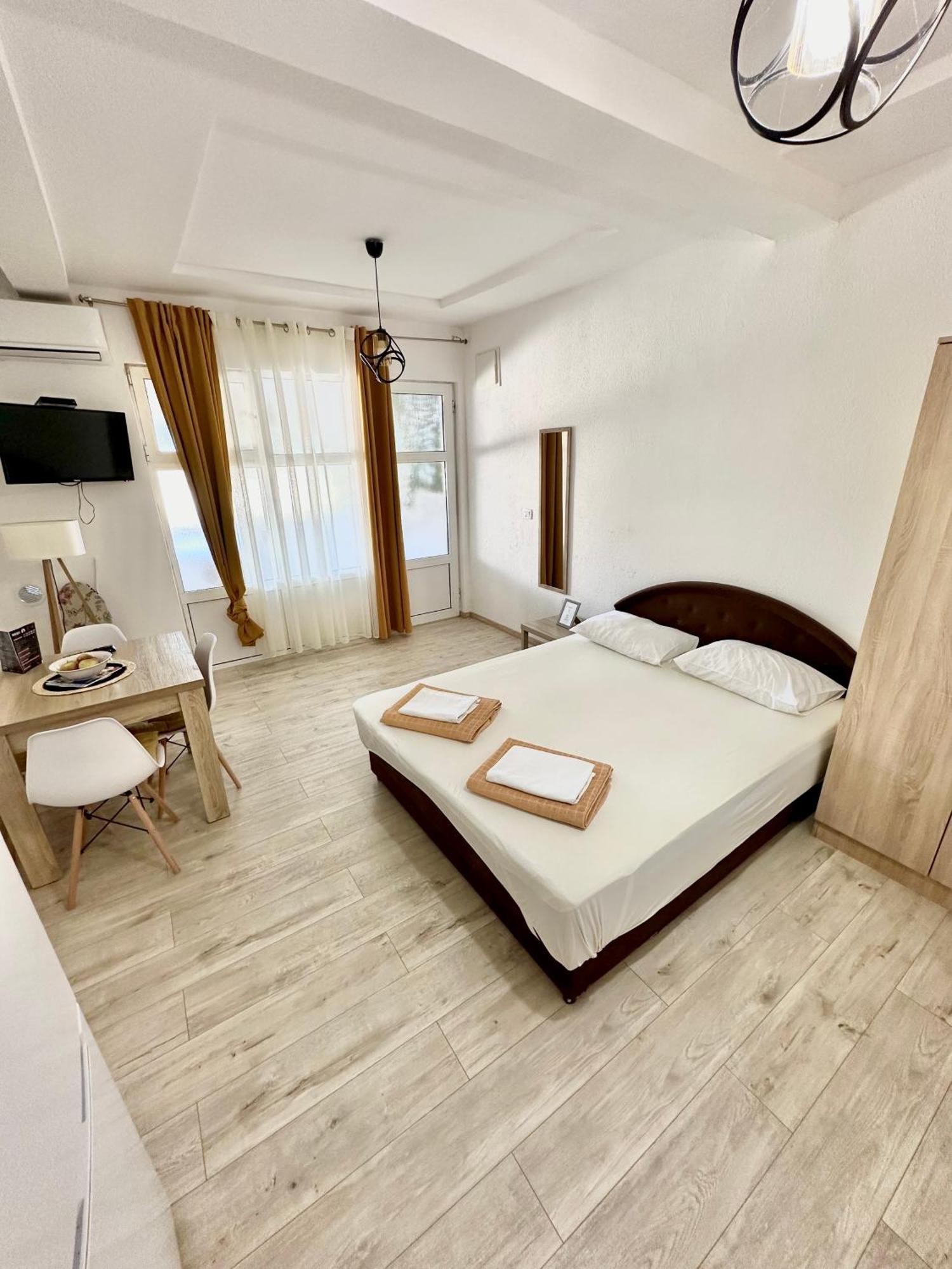 Montenegrina Apartment บุดวา ภายนอก รูปภาพ
